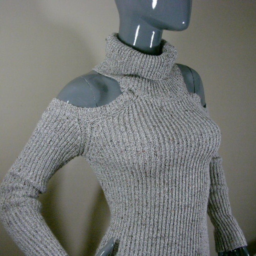 Illa Illa Cold Shoulder Sweater Dress - Size Large